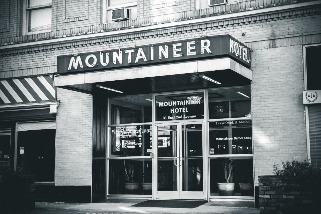 The Mountaineer Hotel Williamson Ngoại thất bức ảnh
